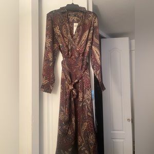 Lauren faux-wrap paisley print dress. Unworn, new with tags, pet/smoke free home